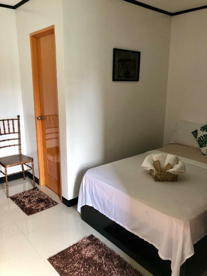 Kent Travellers' Inn Coron Exteriér fotografie